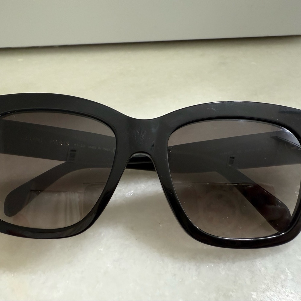 Celine Triomphe Sunglasses CL40253I - Picture 2 of 4
